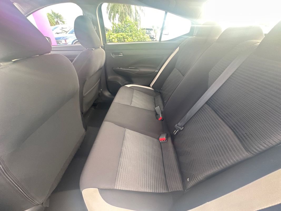 Used 2022 Nissan Versa SV image 14