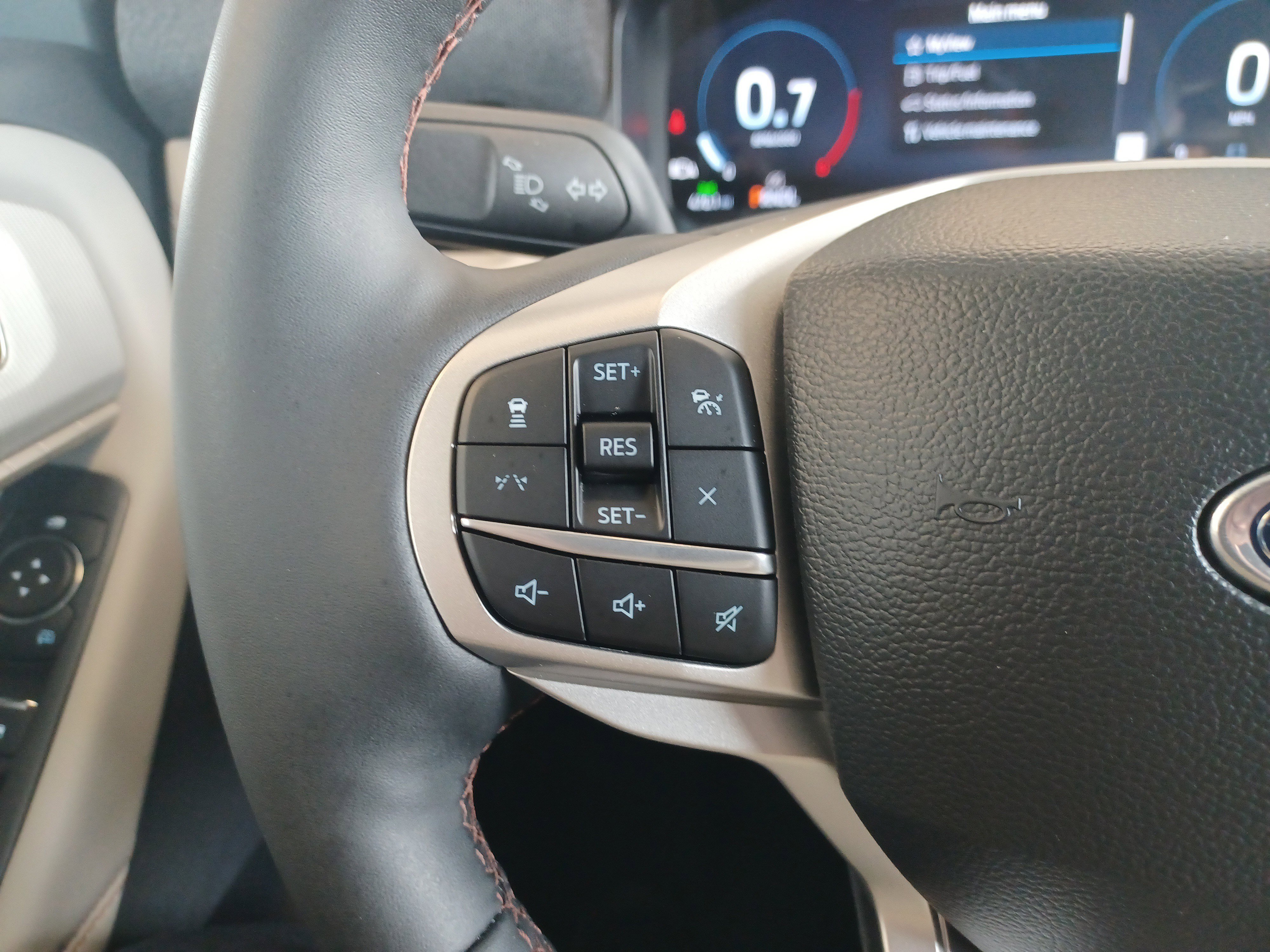 New 2025 Ford Explorer Active w/ Active Comfort Package image 23