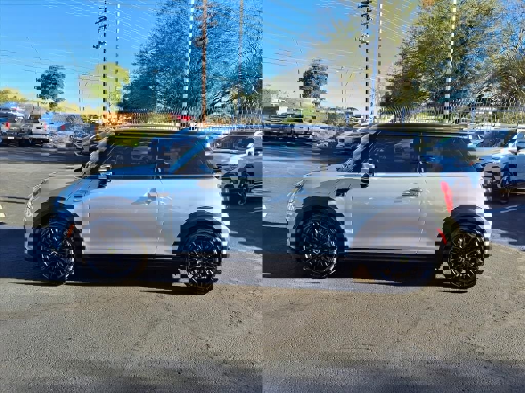 Used 2022 MINI Cooper SE image 12