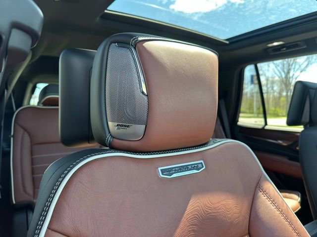 Used 2024 GMC Yukon Denali Ultimate AWD/4WD image 9