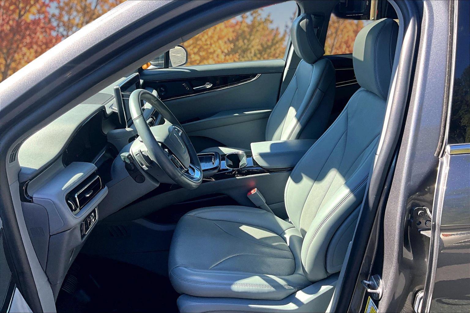 Used 2021 Lincoln Nautilus Reserve AWD/4WD image 28