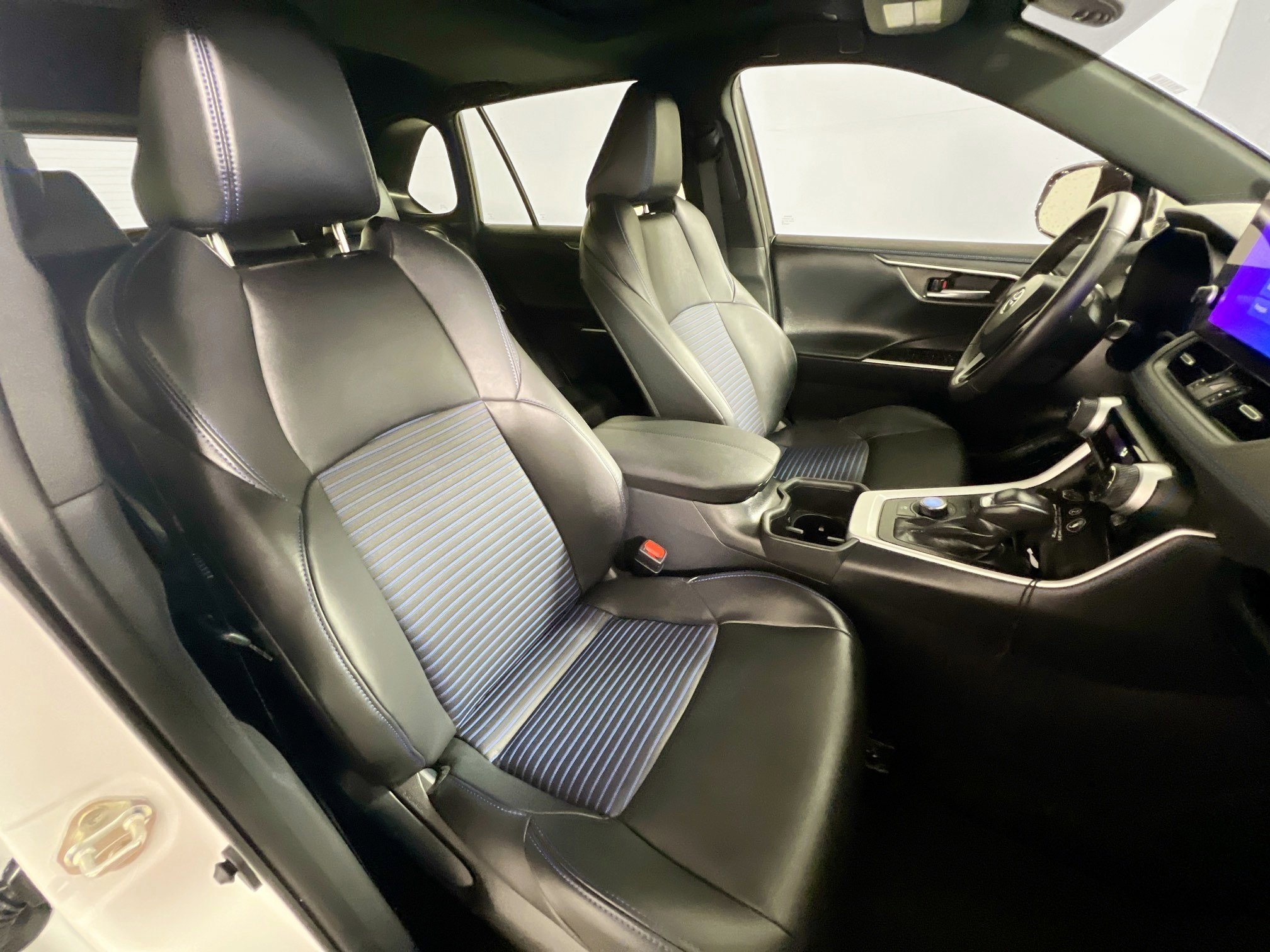 Used 2024 Toyota RAV4 XSE image 31