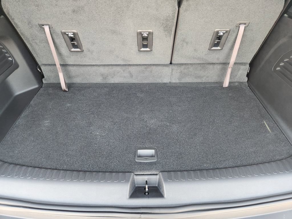 Used 2025 Chevrolet Traverse LT w/ Driver Confidence Package image 33