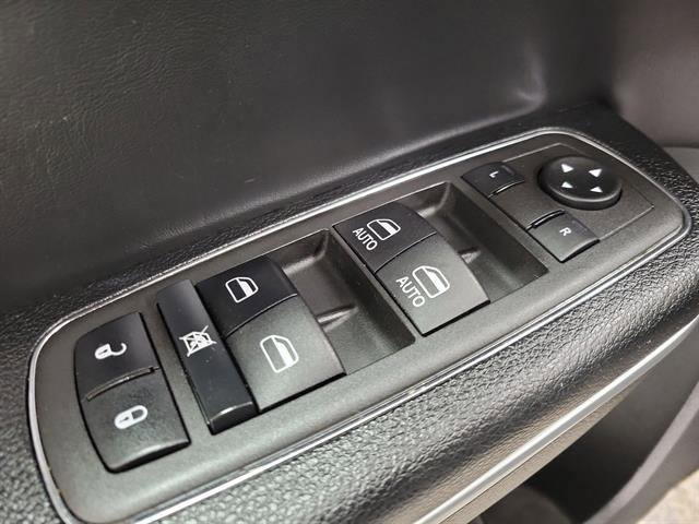 Used 2022 Chrysler 300 Touring image 15