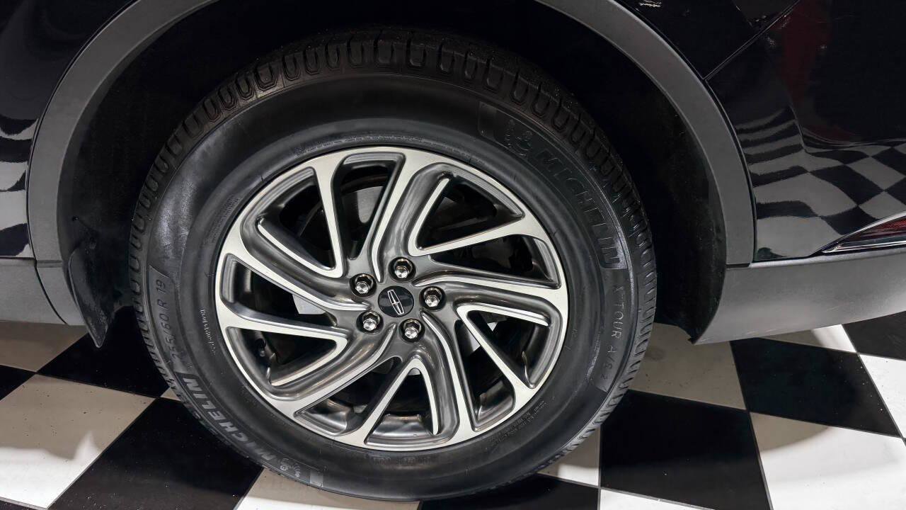 Used 2021 Lincoln Aviator AWD image 30