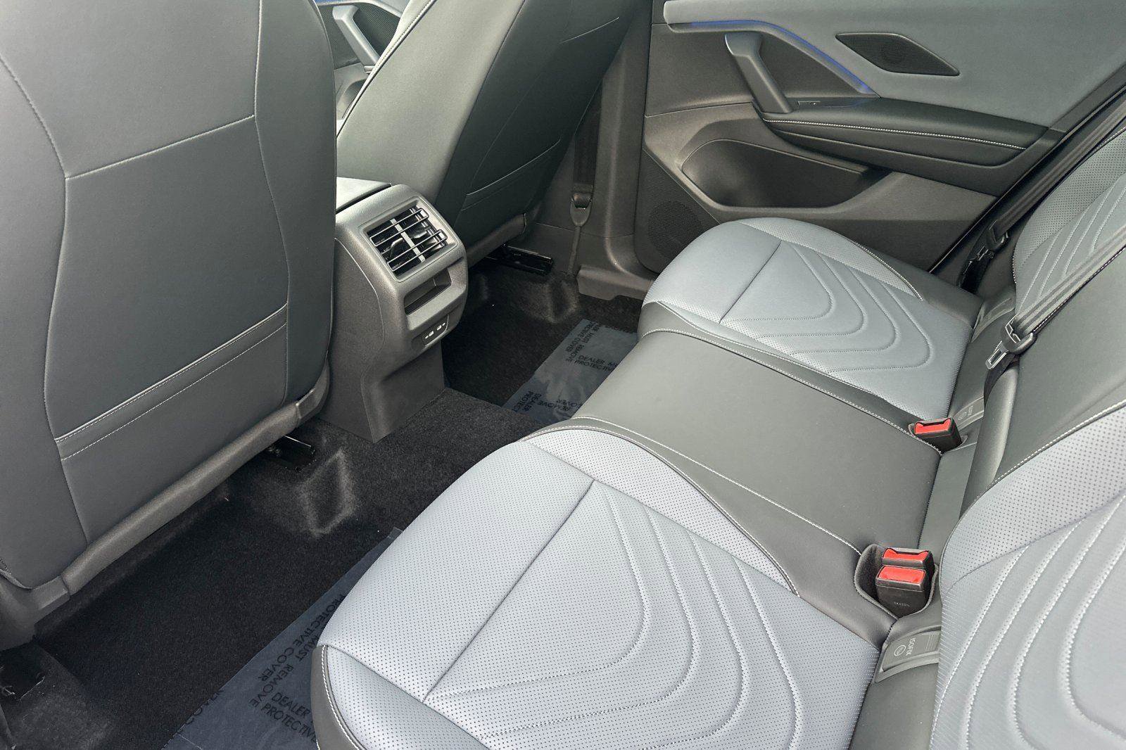 New 2026 Volkswagen Tiguan SE R-Line image 11