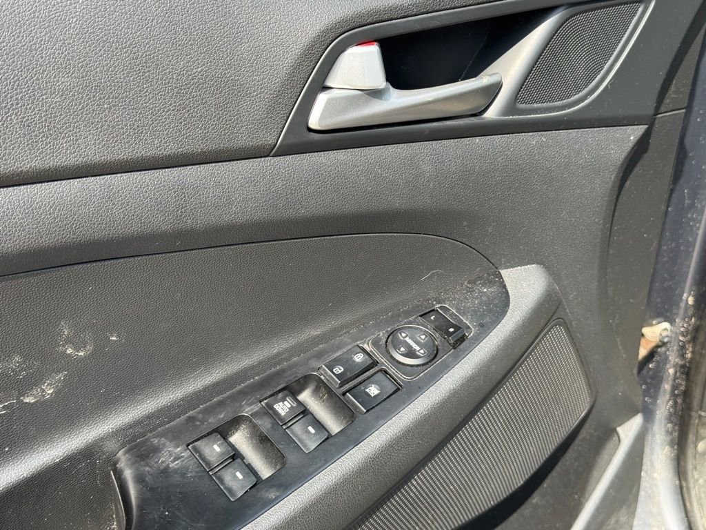 Used 2020 Hyundai Tucson SE image 11