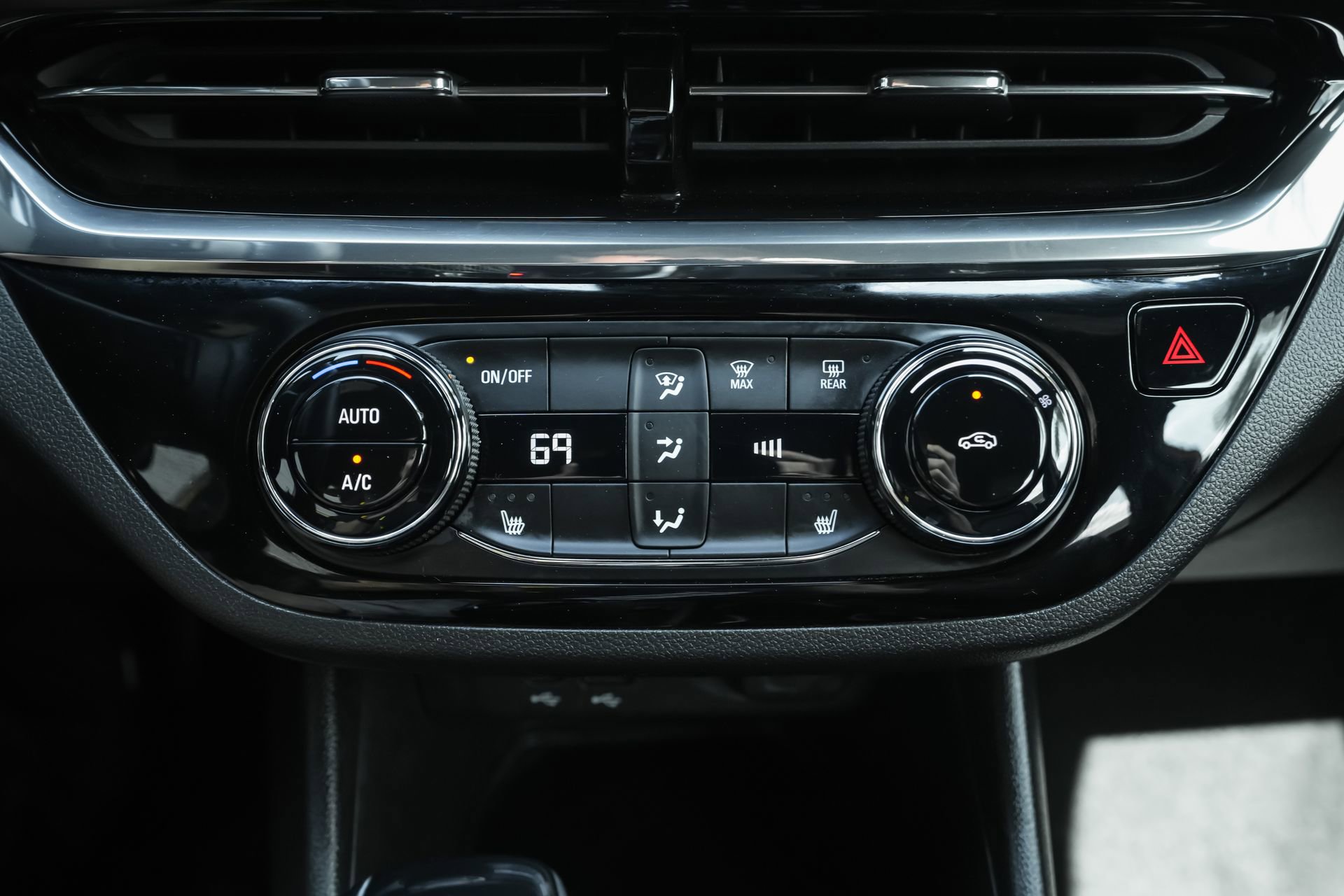 Used 2024 Buick Envista Sport Touring w/ Convenience I Package image 15