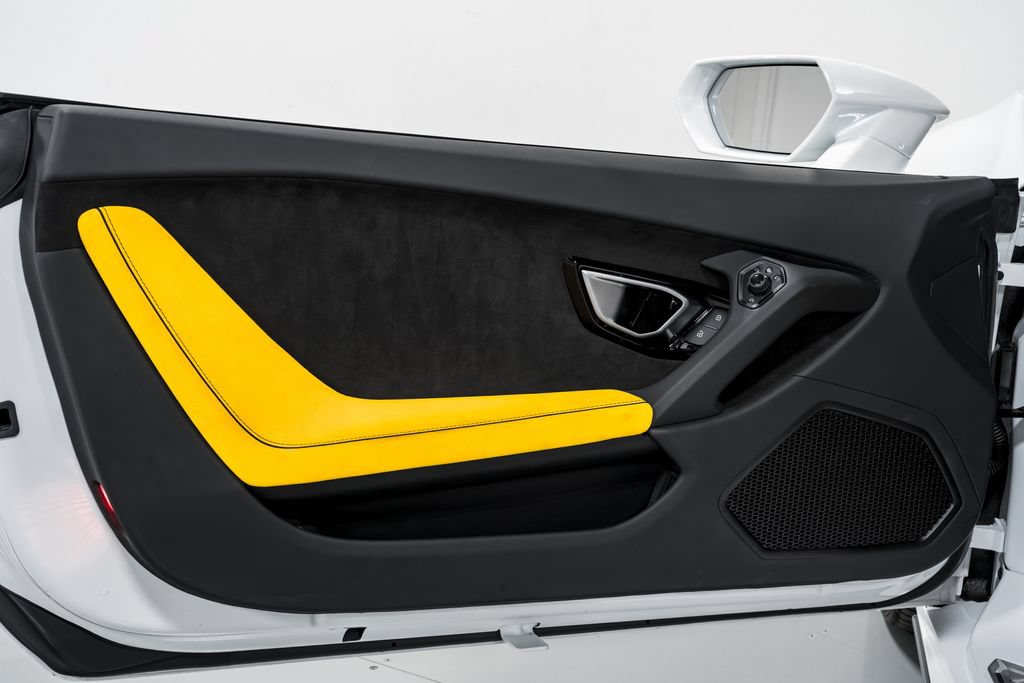 Used 2022 Lamborghini Huracan EVO AWD/4WD image 9
