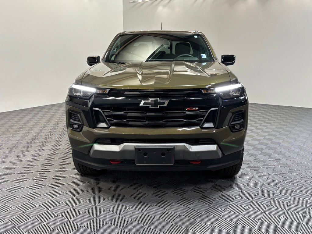 Used 2023 Chevrolet Colorado Z71 AWD/4WD image 3