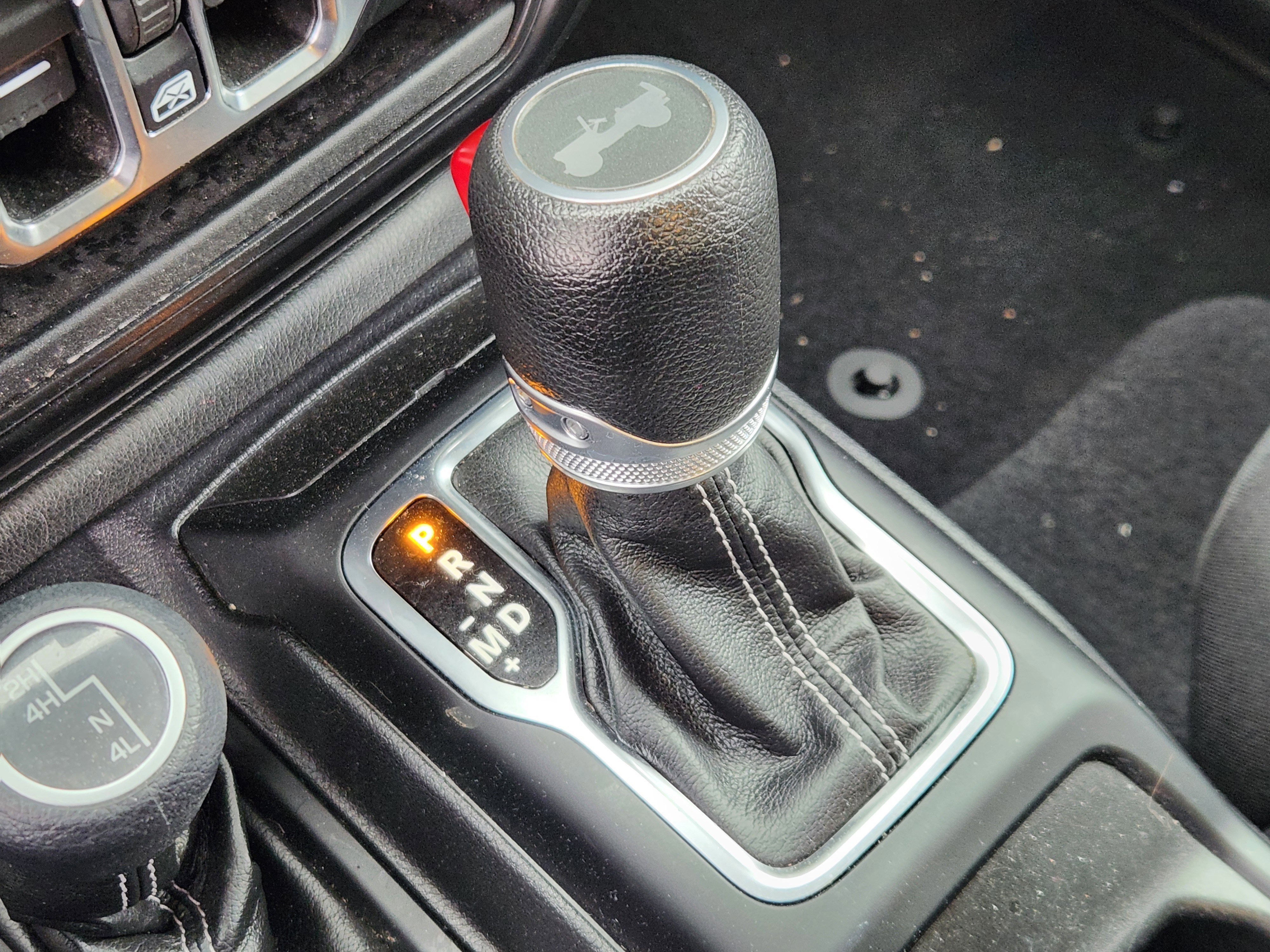 Used 2022 Jeep Wrangler Unlimited Sahara AWD/4WD image 13