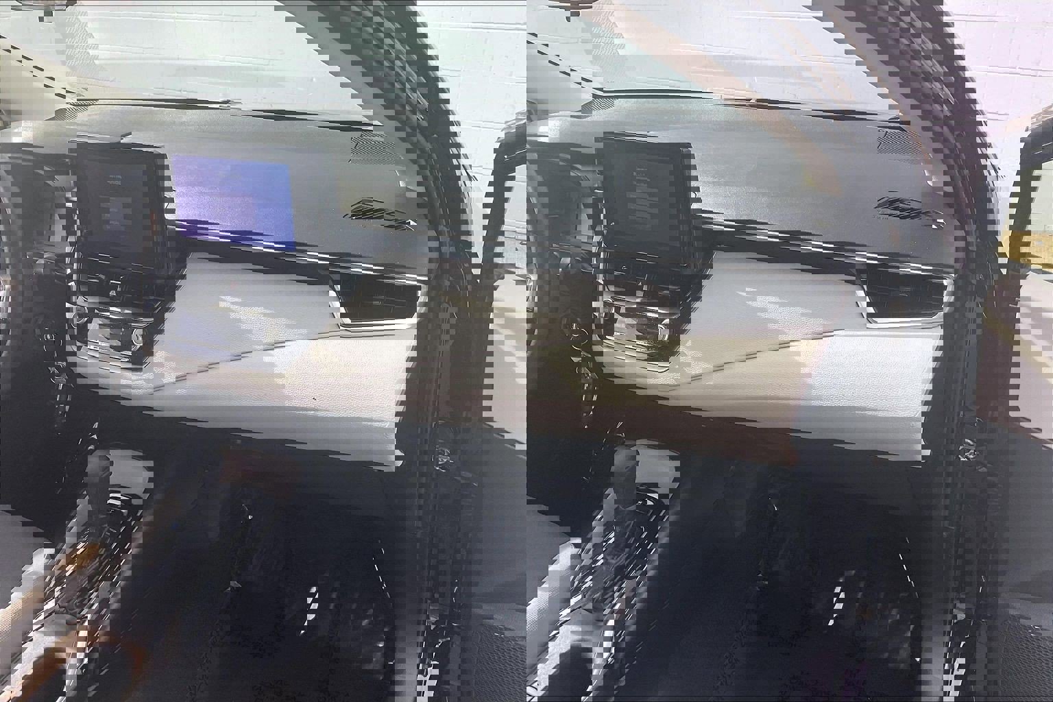 Used 2023 Toyota Corolla LE w/ Carpet Mat Package (TMS) image 21