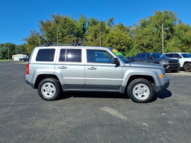 Used 2015 Jeep Patriot Sport w/ Power Value Group AWD/4WD image 8