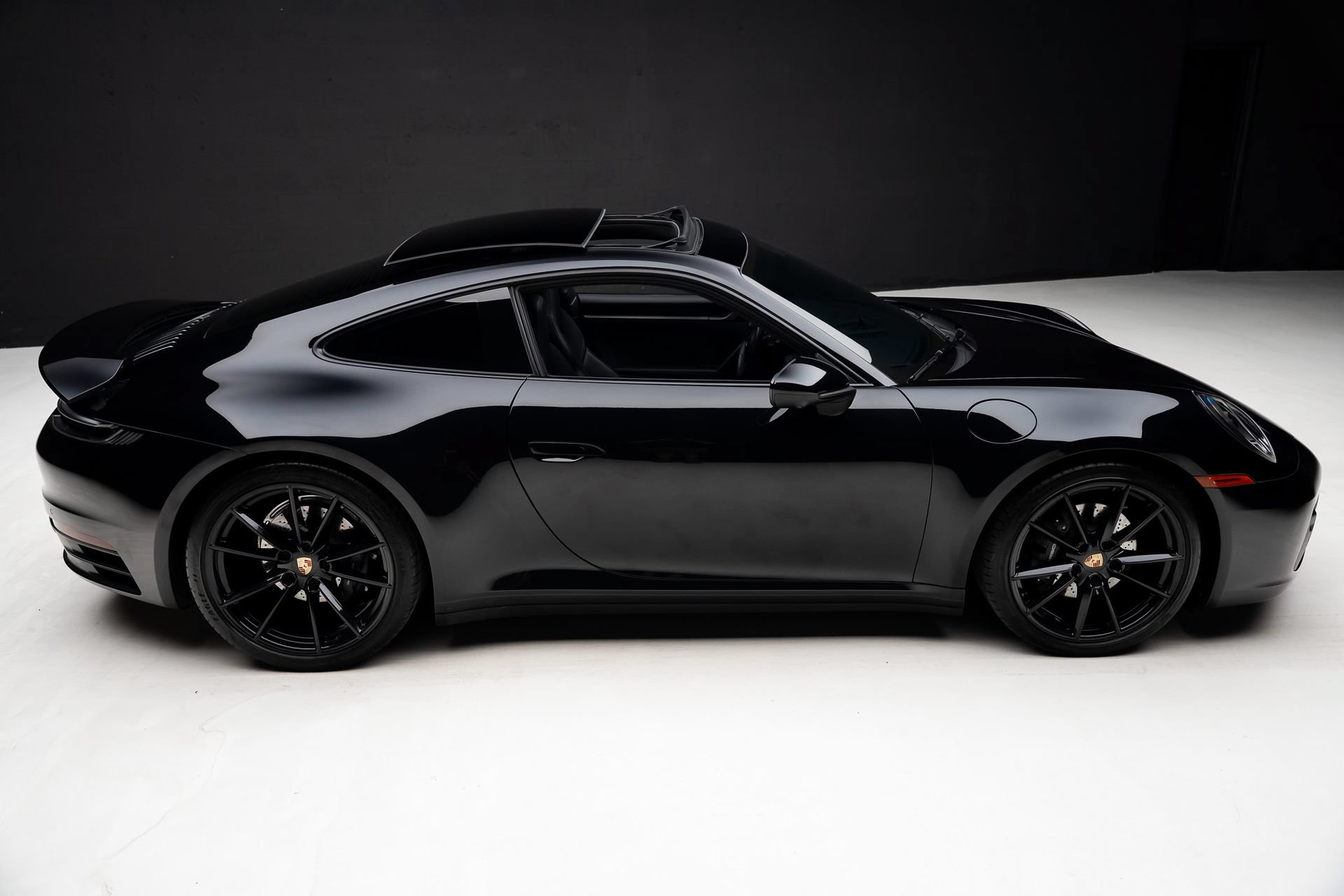 Used 2024 Porsche 911 Carrera 4 AWD/4WD image 34