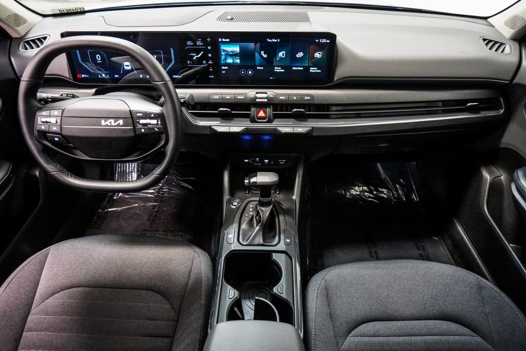 Used 2025 Kia K4 EX image 12