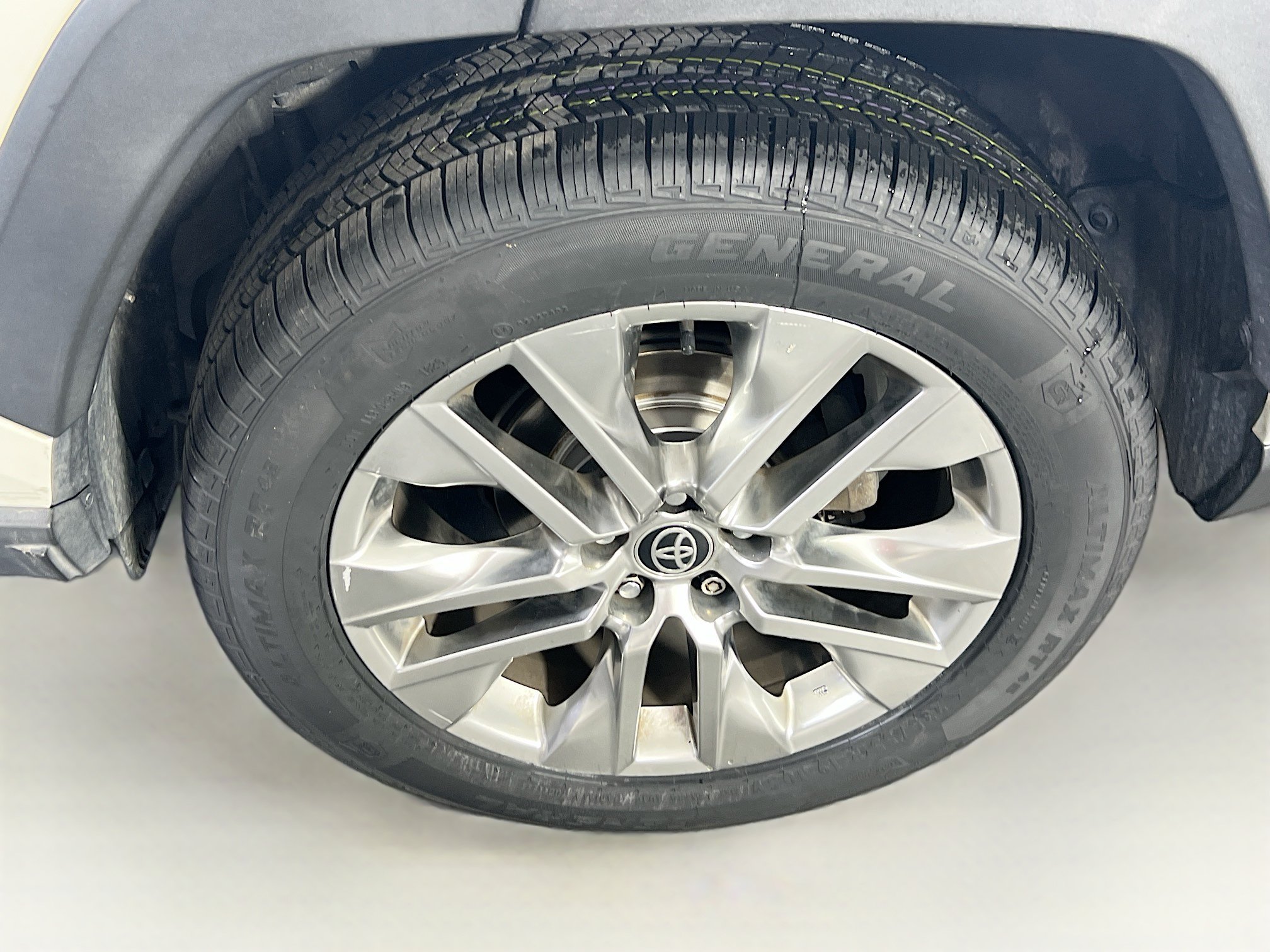 Used 2020 Toyota RAV4 Limited w/ All Weather Liner Package AWD/4WD image 31