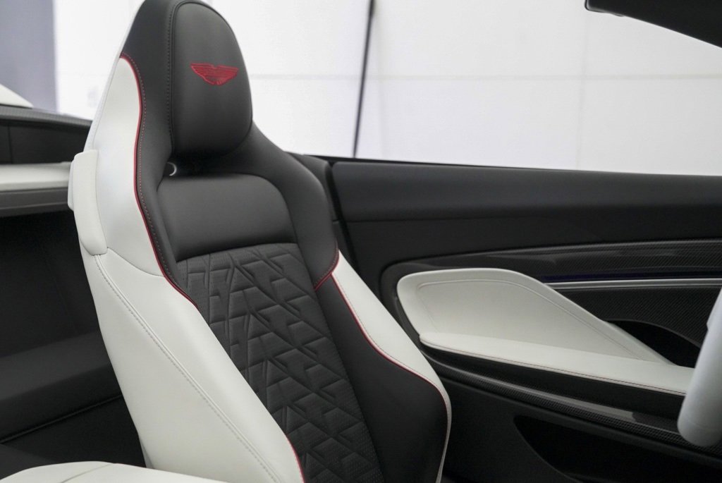 New 2026 Aston Martin Vanquish Convertible image 52