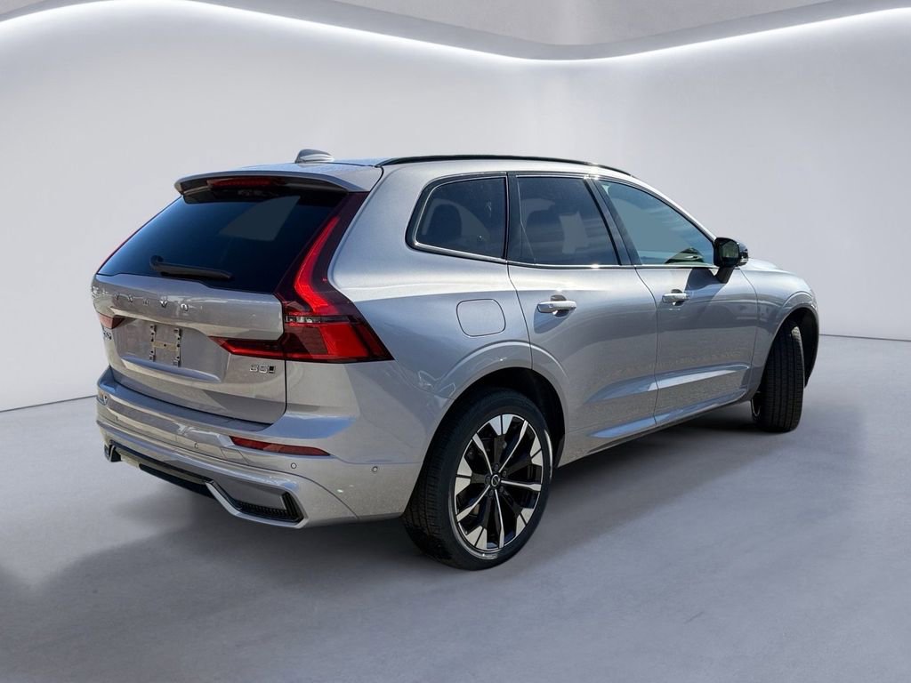 New 2026 Volvo XC60 B5 Plus w/ Climate Package image 4