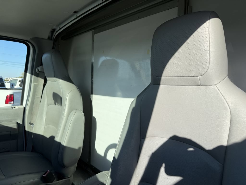 Used 2013 Ford E-450 and Econoline 450 Super Duty RWD image 15