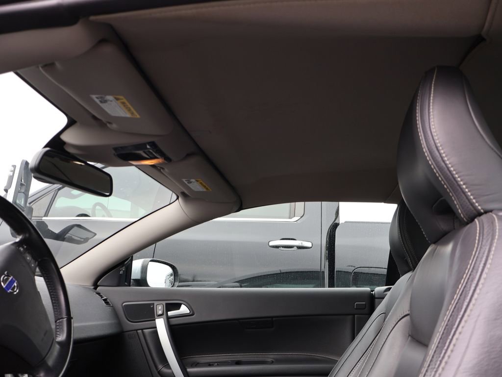 Used 2011 Volvo C70 T5 w/ Climate Pkg image 17