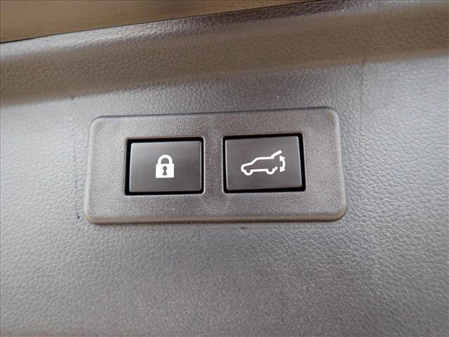 Used 2025 Subaru Outback Premium AWD/4WD image 9