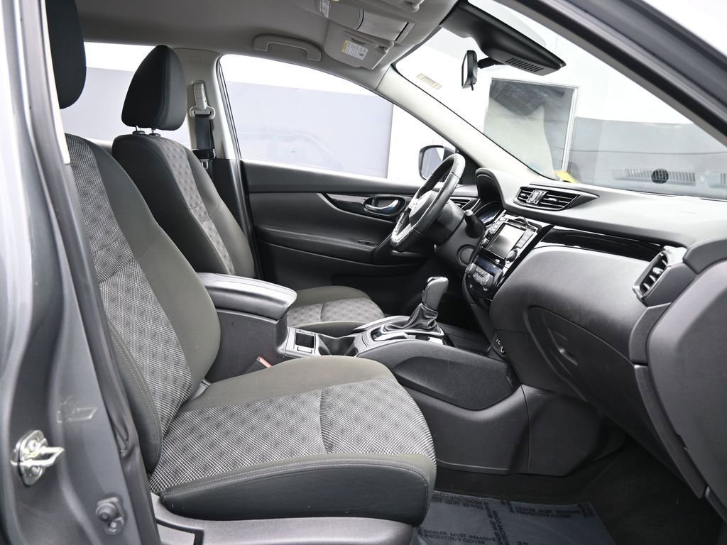 Used 2021 Nissan Rogue Sport SV image 44