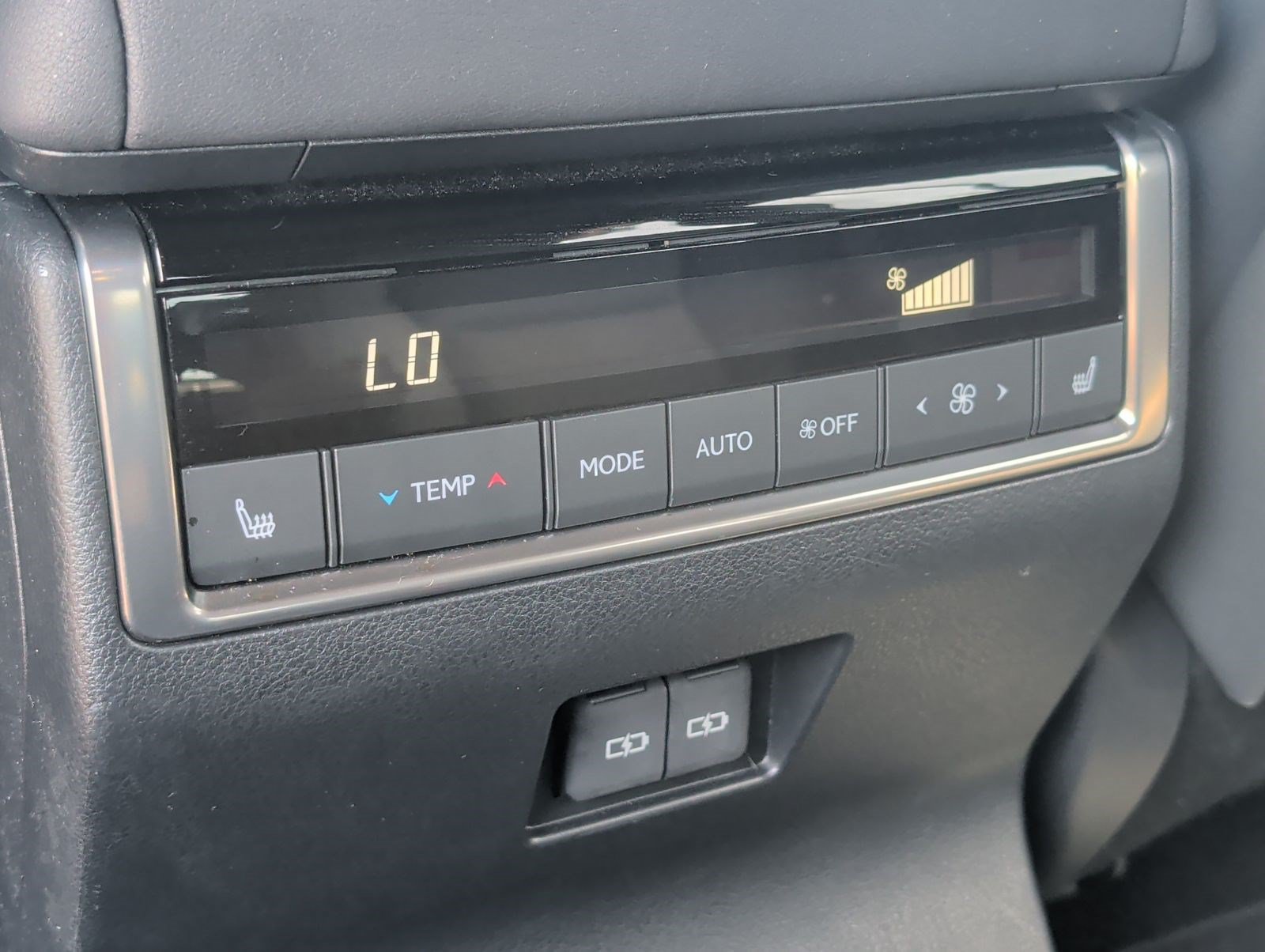 Used 2026 Lexus GX 550 w/ Accessory Package (2T) AWD/4WD image 26
