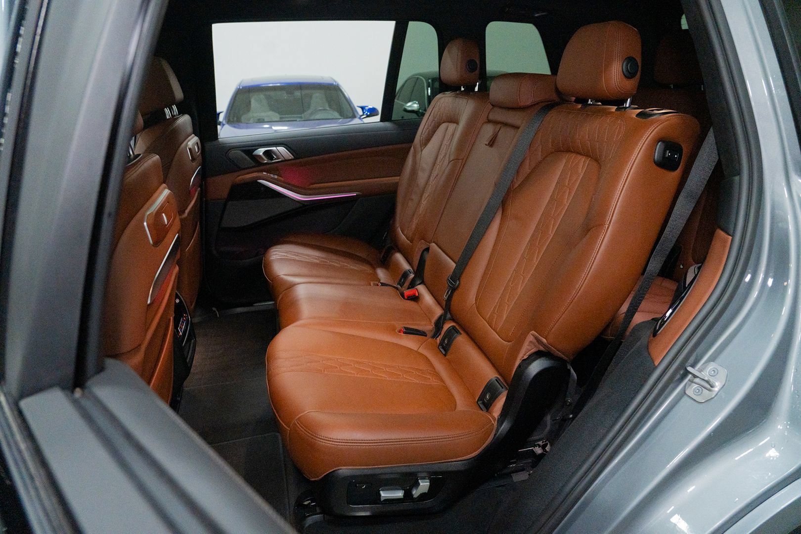 Used 2023 BMW X7 M60i AWD/4WD image 29