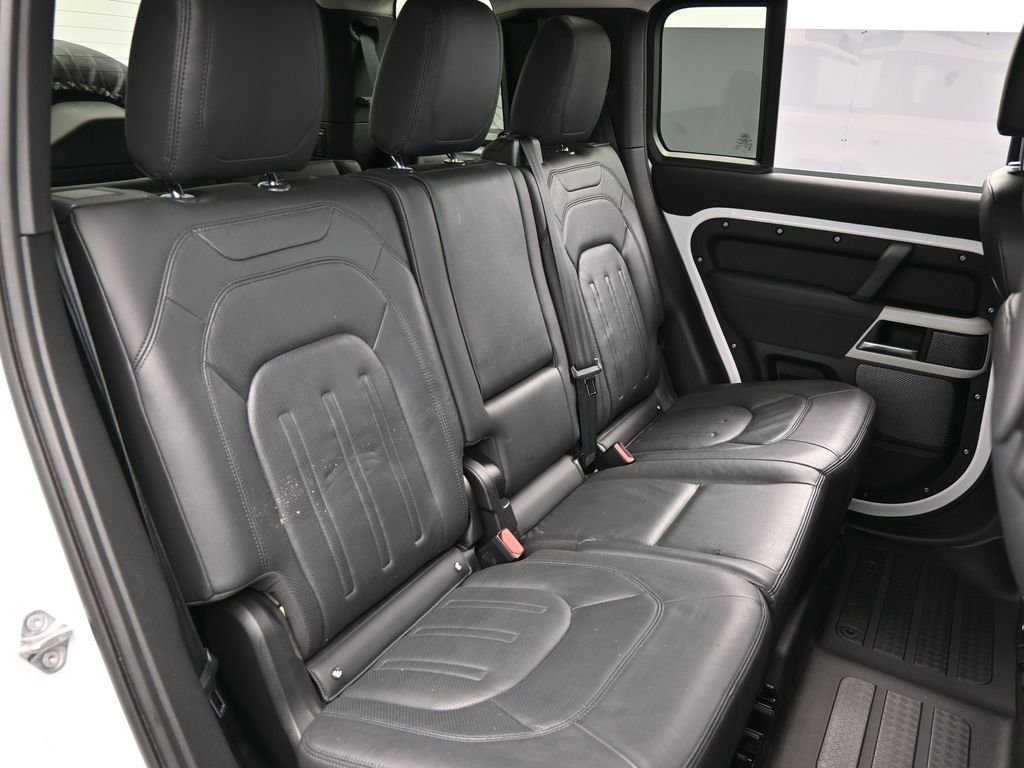 Used 2022 Land Rover Defender 110 S image 43