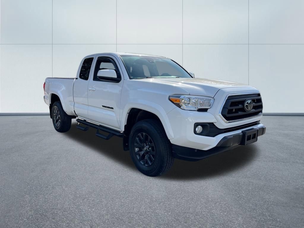 Certified 2022 Toyota Tacoma SR5 w/ SR5 Appearance Package (SM) image 4