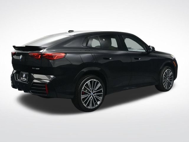 New 2026 BMW X2 xDrive28i w/ Technology Package AWD/4WD image 4