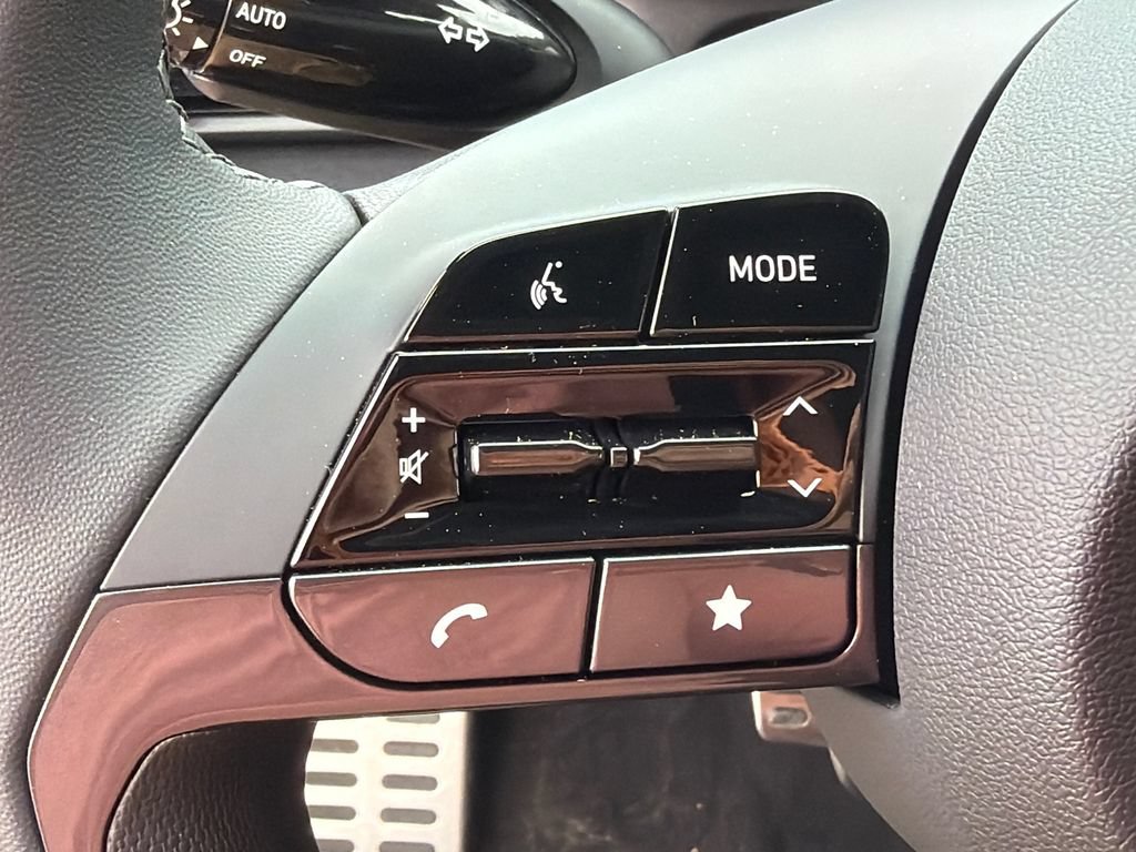 New 2026 Hyundai Elantra Sport FWD image 25