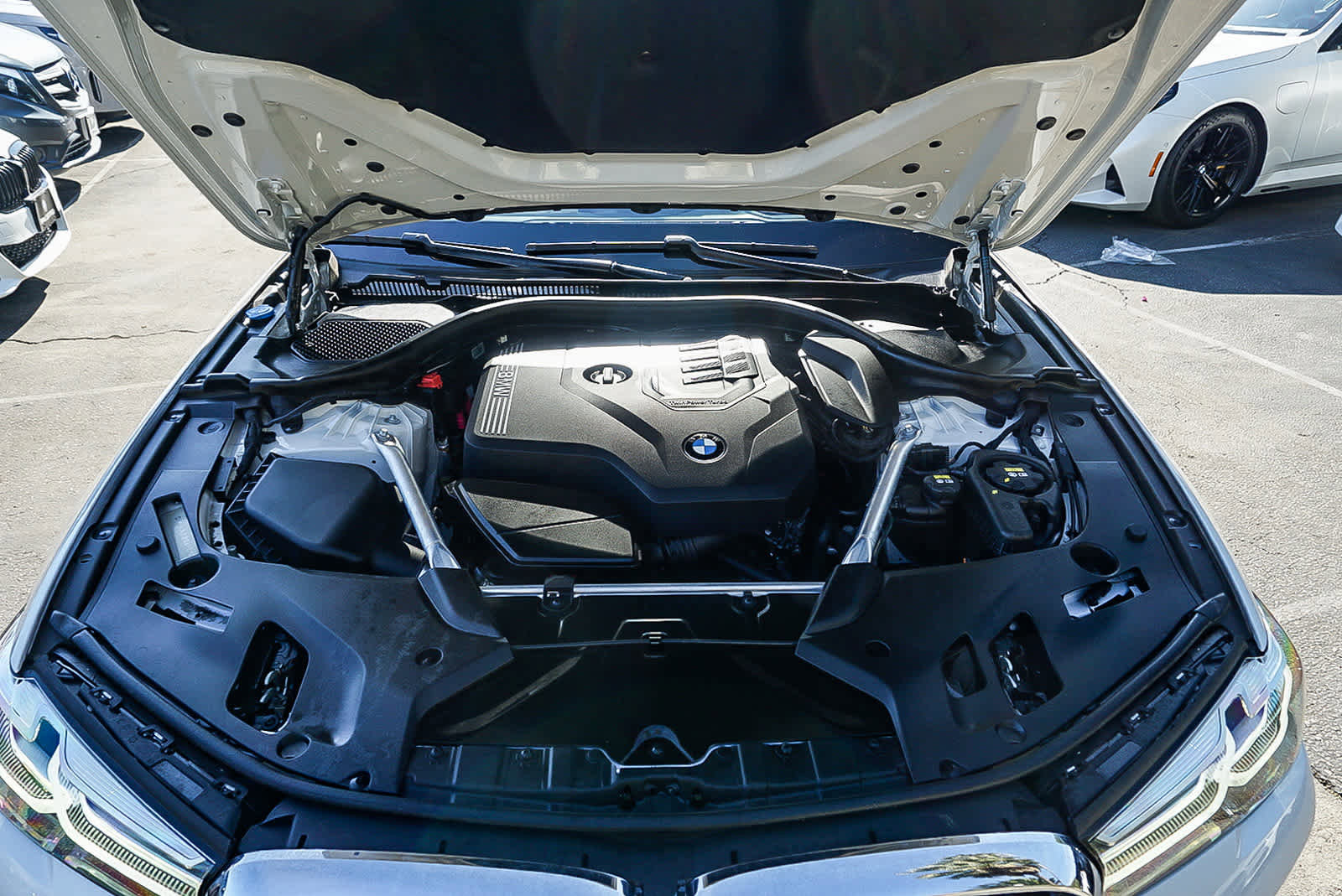 Certified 2023 BMW 530i w/ Premium Package image 28