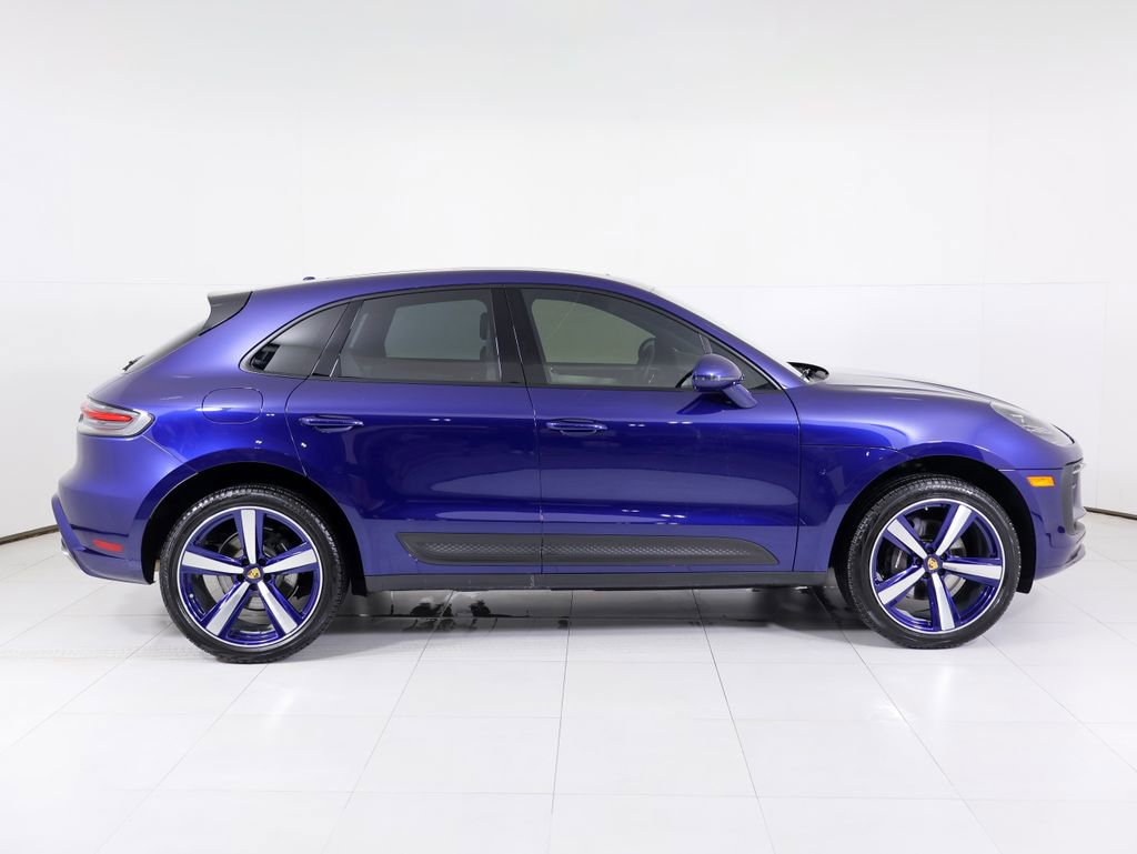 Certified 2024 Porsche Macan image 38