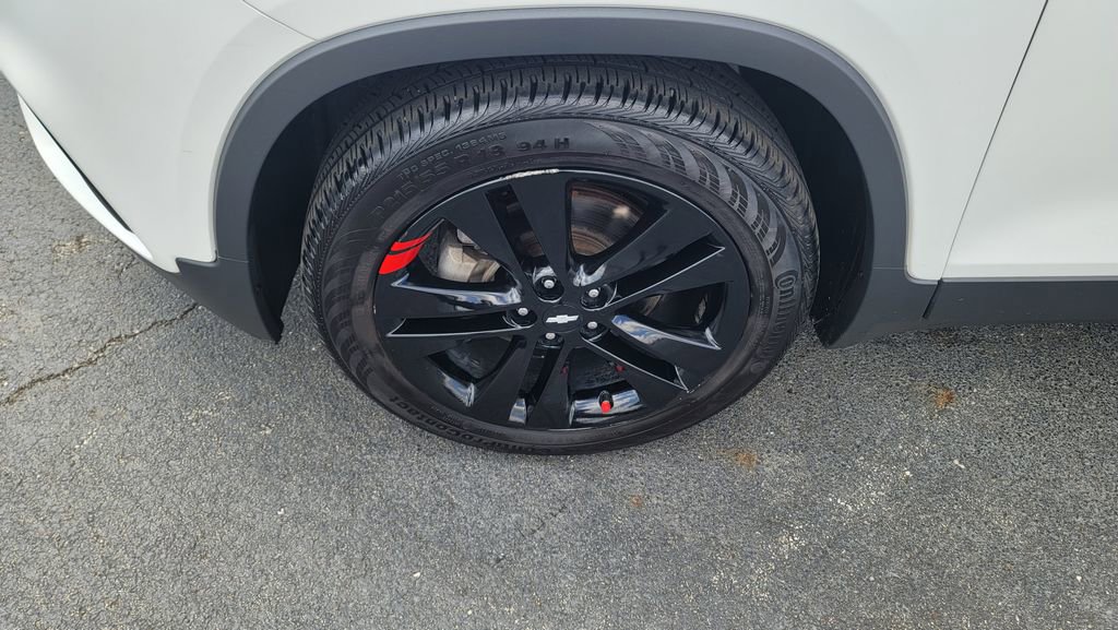 Used 2018 Chevrolet Trax LT w/ Redline Edition FWD image 6