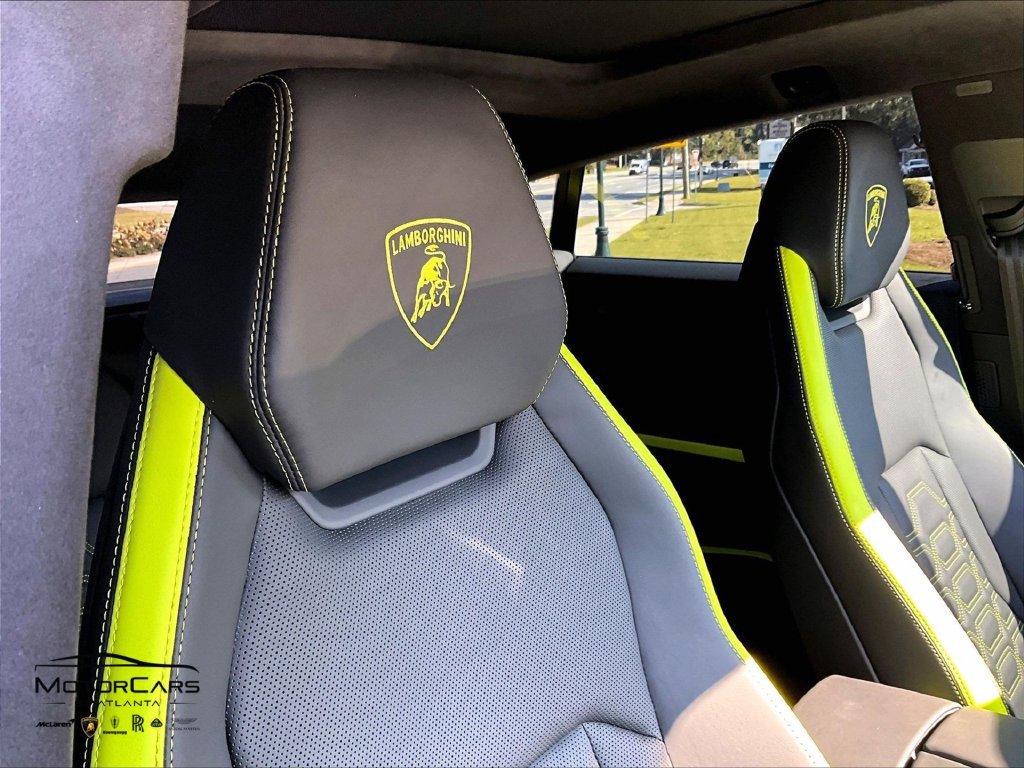 Used 2025 Lamborghini Urus Performante AWD/4WD image 32