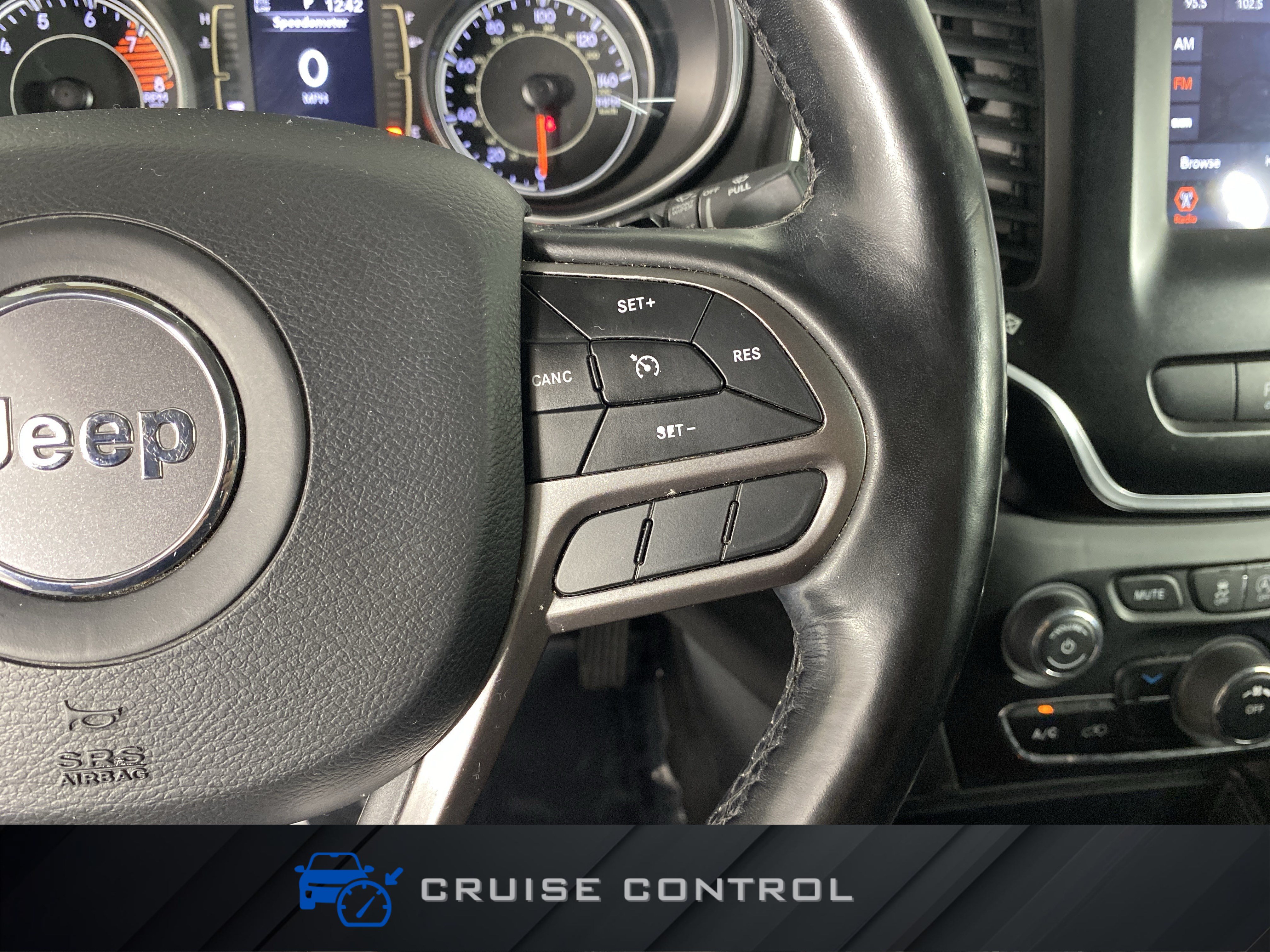 Used 2021 Jeep Cherokee Latitude Lux AWD/4WD image 23
