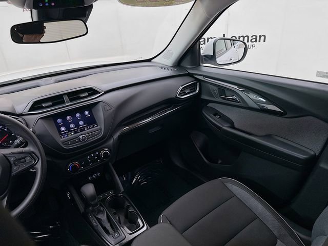 Used 2022 Chevrolet TrailBlazer LT w/ LPO, Blackout Package FWD image 22
