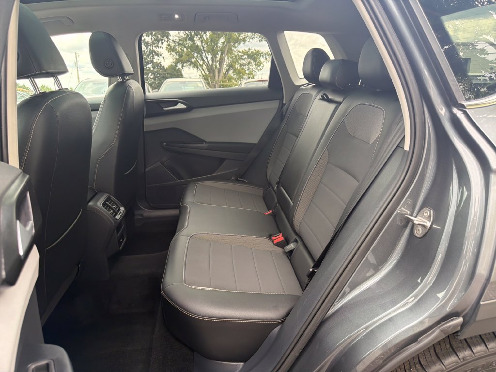 Used 2023 Volkswagen Taos SE w/ Panoramic Sunroof Package AWD/4WD image 27