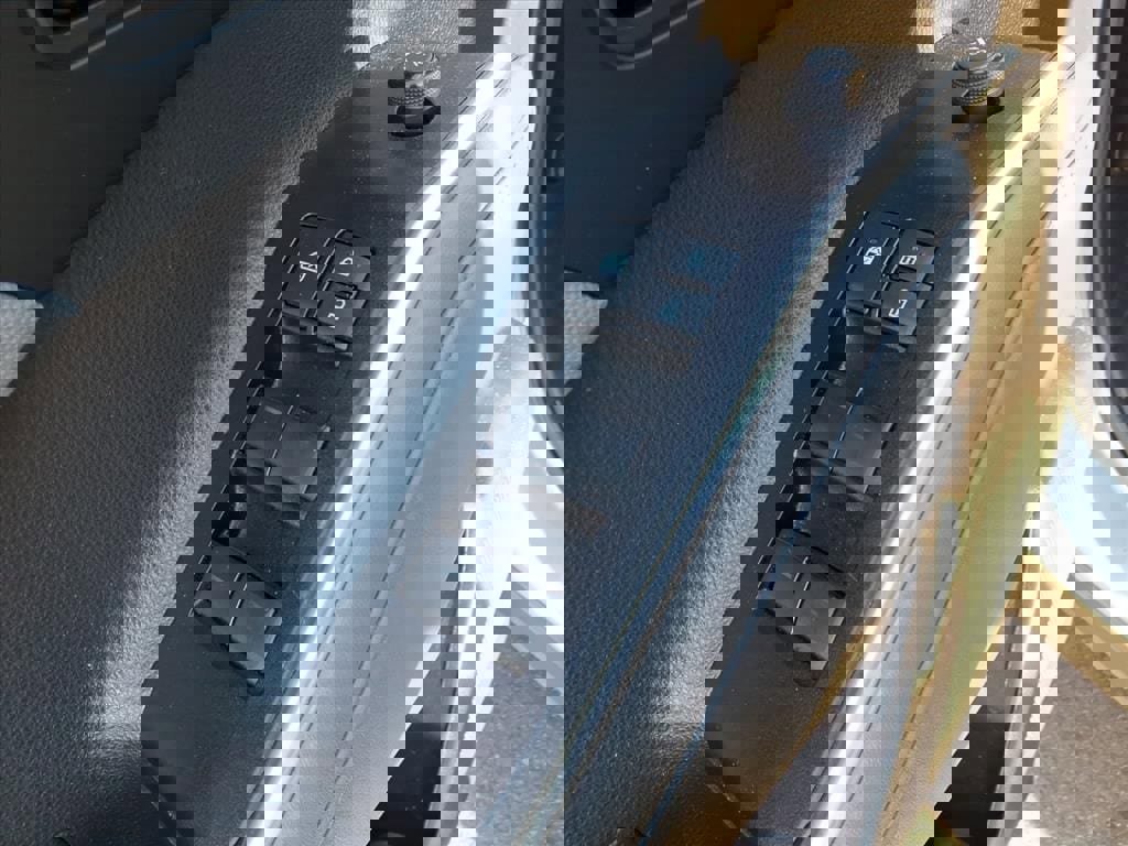 Used 2022 Toyota Highlander L image 9