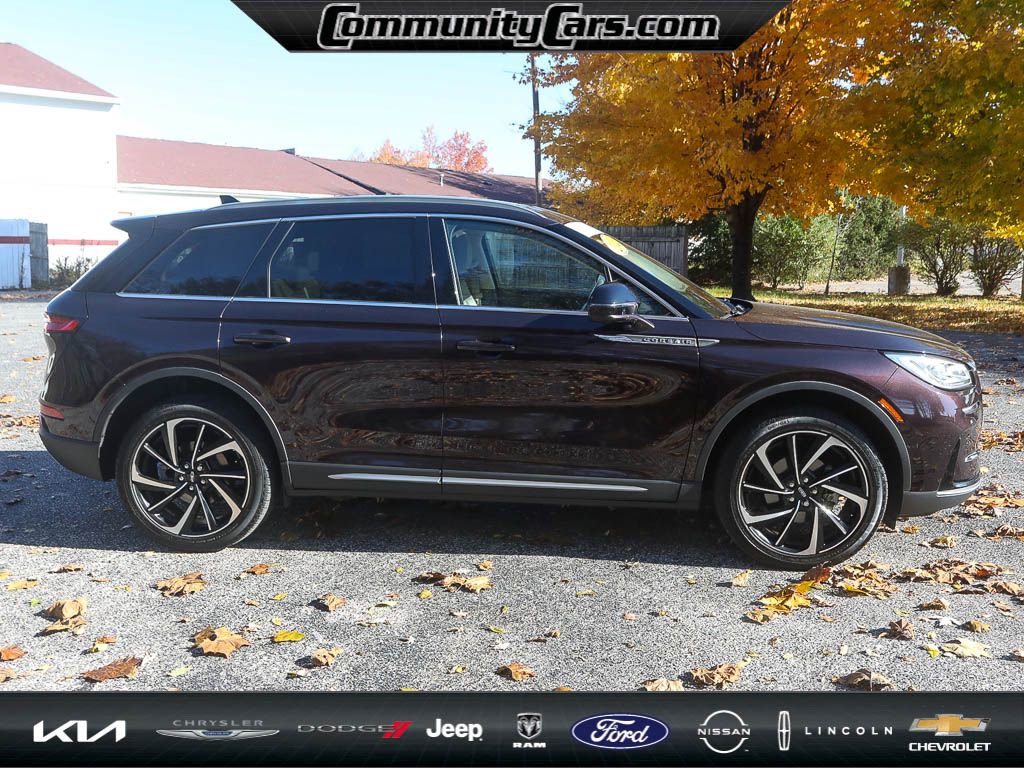 Certified 2023 Lincoln Corsair Reserve w/ Equipment Group 201A image 8