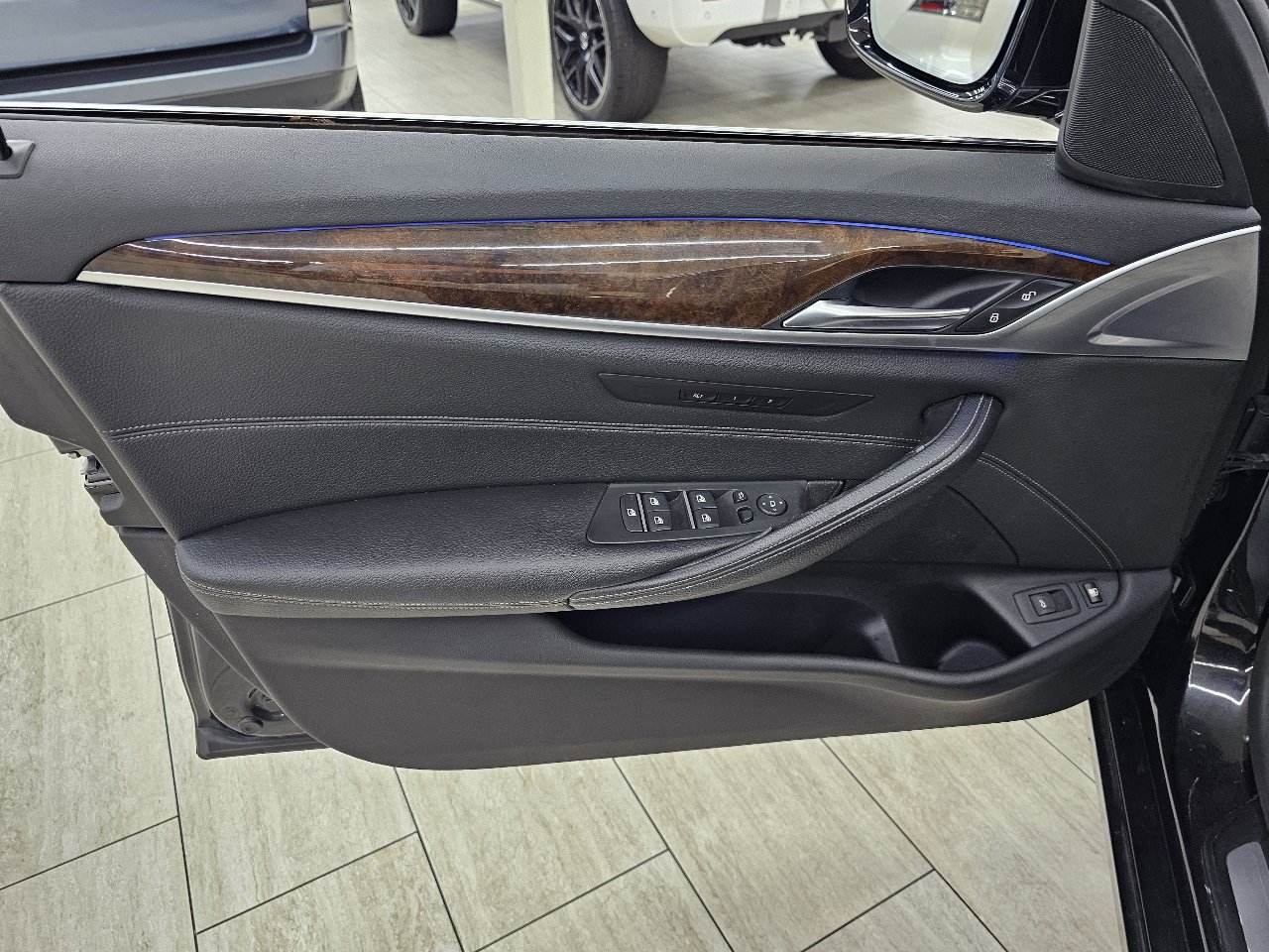 Used 2018 BMW 530e image 40