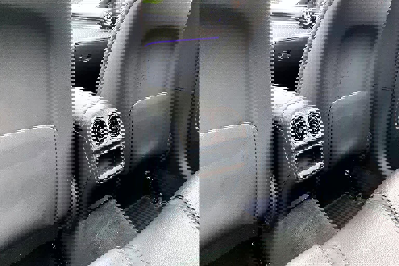 Used 2022 Mercedes-Benz C 300 Sedan w/ Exclusive Trim Package image 34