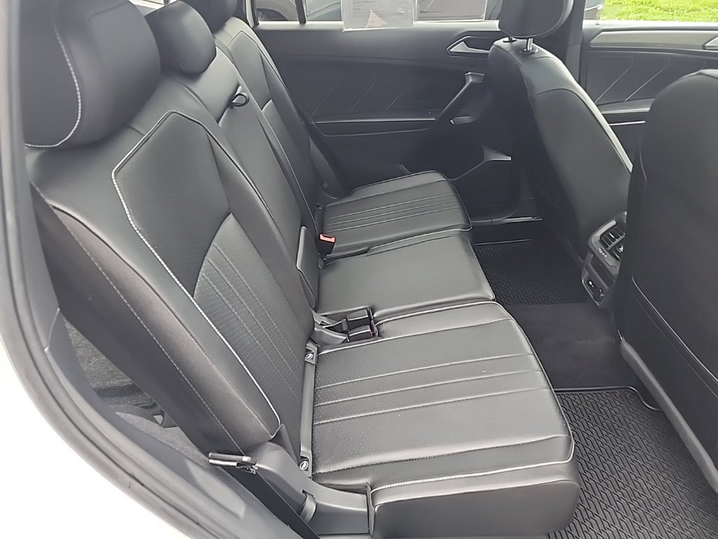 Used 2023 Volkswagen Tiguan SE R-Line AWD/4WD image 29