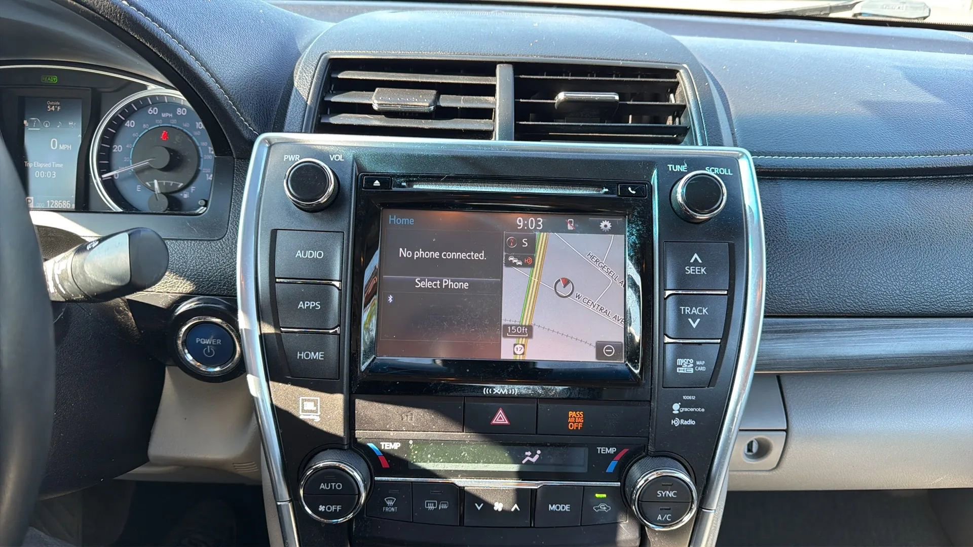 Used 2016 Toyota Camry XLE w/ Moonroof Package FWD image 18
