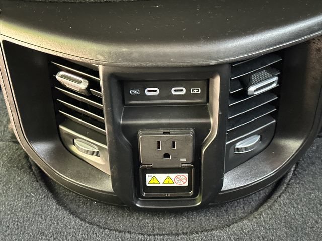 Used 2026 RAM 2500 Laramie AWD/4WD image 23
