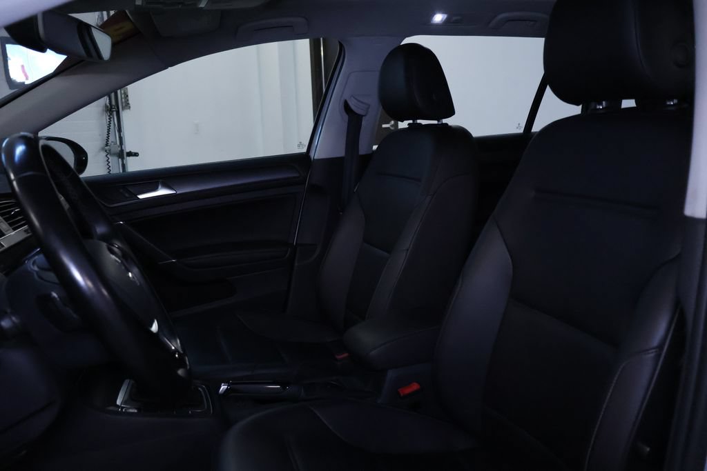Used 2019 Volkswagen Golf SE FWD image 15