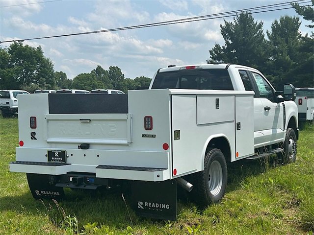 New 2025 Ford F350 XL w/ XL Chrome Package image 3