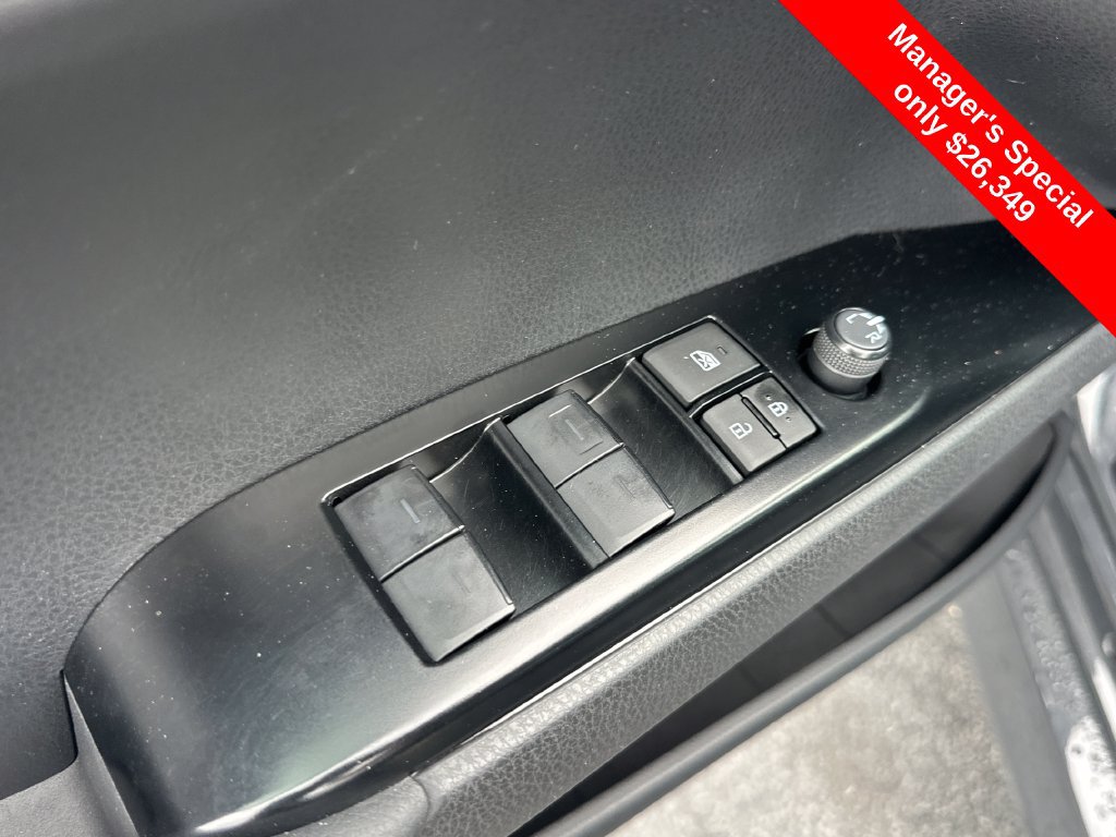 Used 2025 Toyota Camry LE AWD/4WD image 23