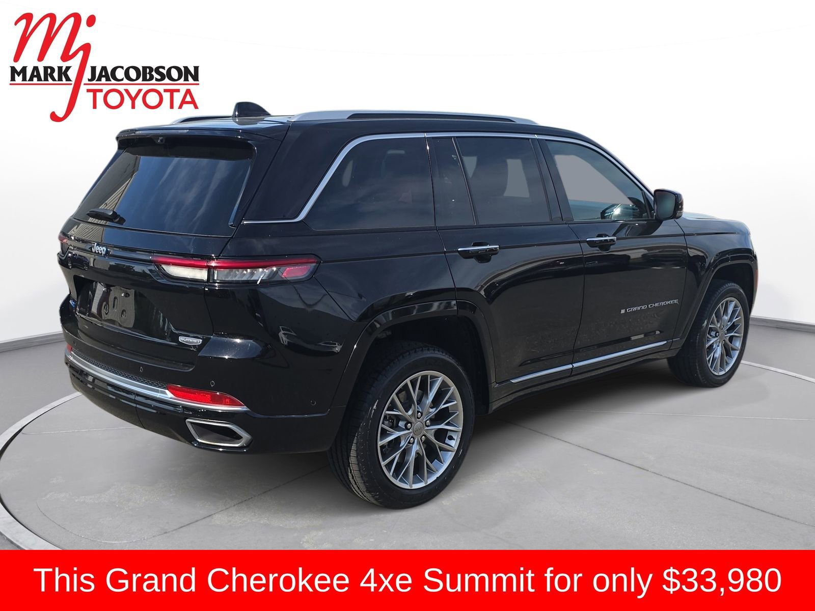 Used 2022 Jeep Grand Cherokee Summit w/ Advanced Protech Group IV AWD/4WD image 10